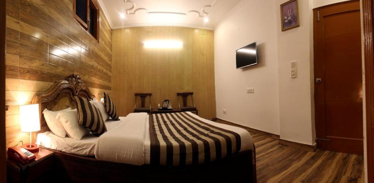 Divyansh Hotel Дармсала Екстер'єр фото