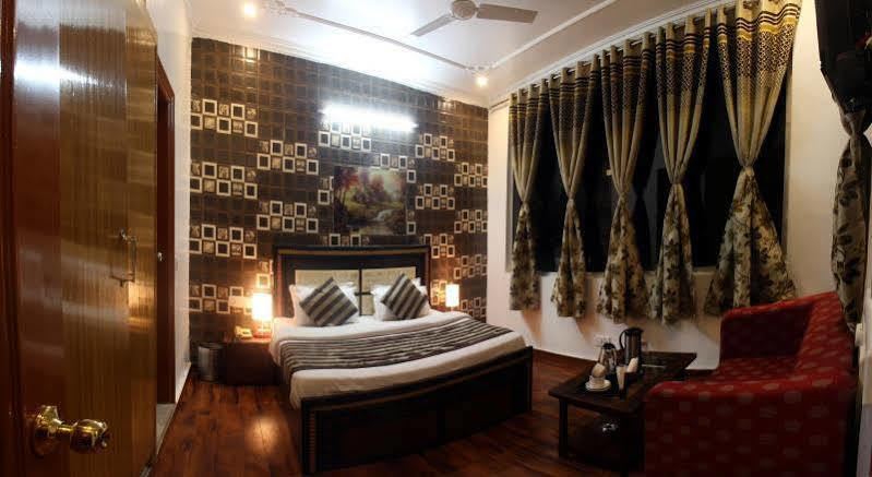 Divyansh Hotel Дармсала Екстер'єр фото
