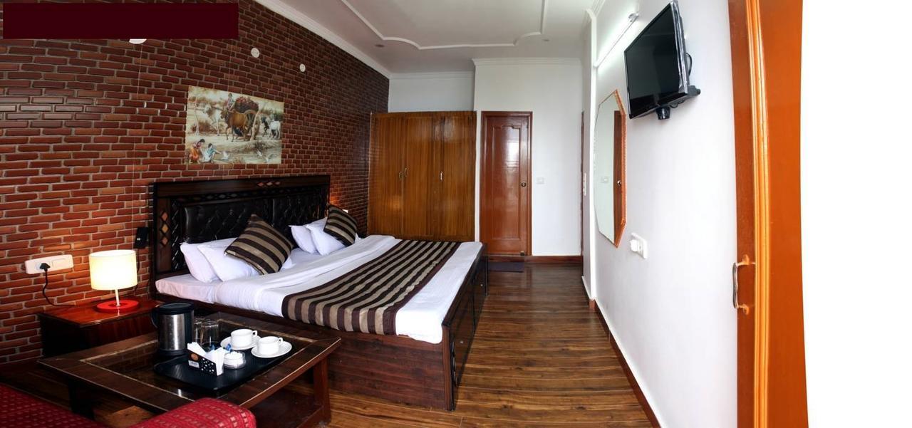 Divyansh Hotel Дармсала Екстер'єр фото